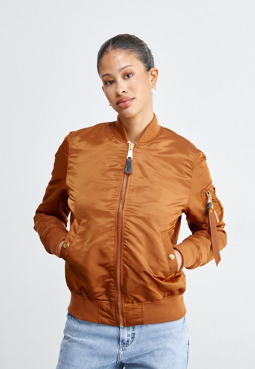 

Бомбер Alpha Industries, орехово-коричневый