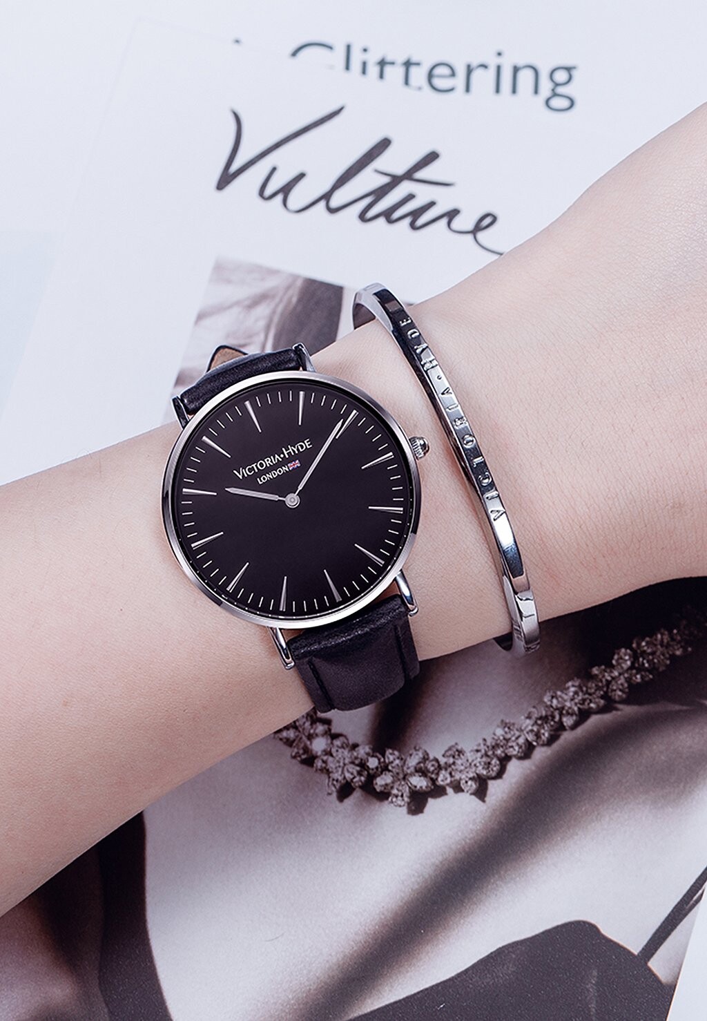 

Часы Victoria Hyde