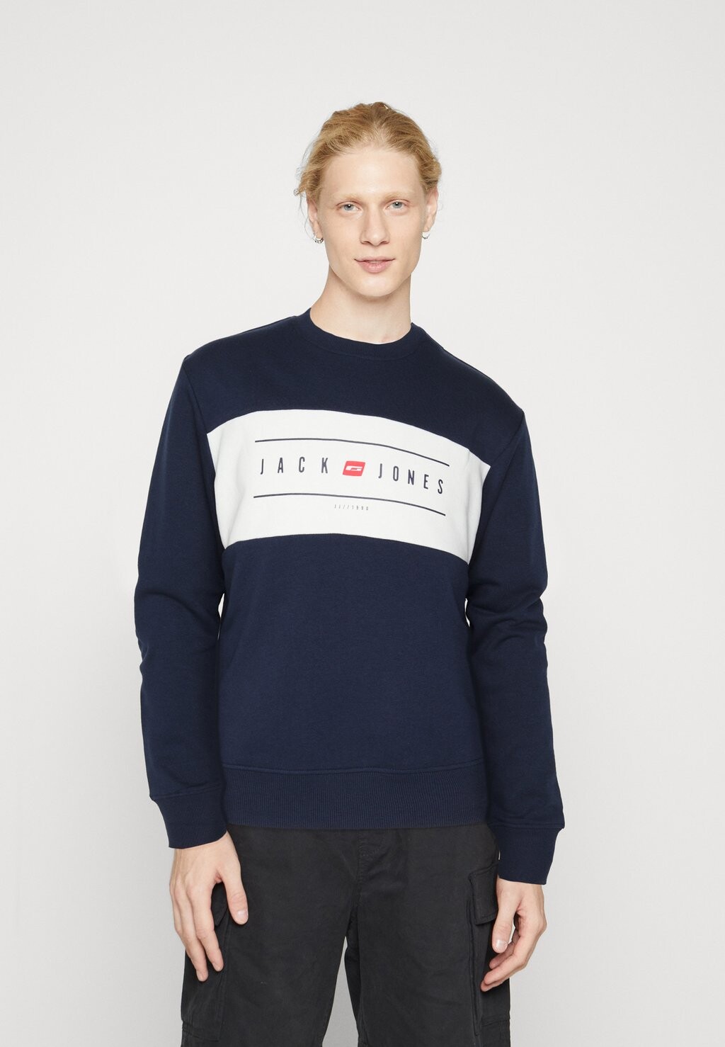 

Толстовка JJELLIOT BLOCK CREW NECK Jack & Jones, темно-синий пиджак