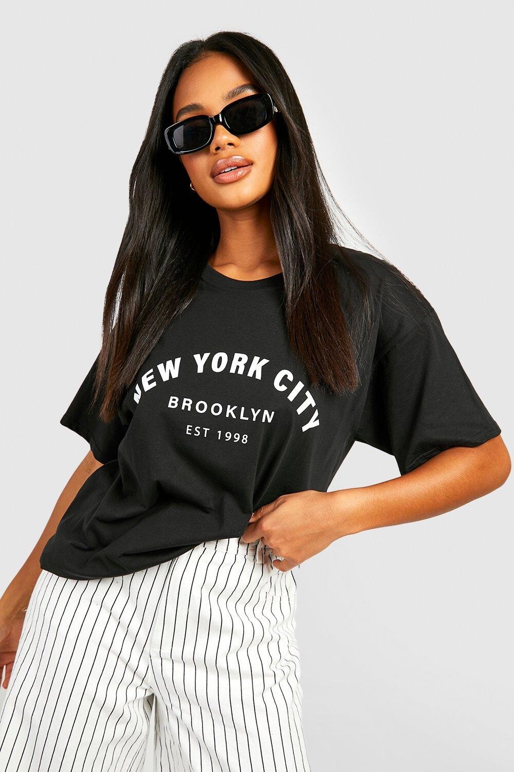 

Футболка оверсайз с принтом nyc Boohoo, черный