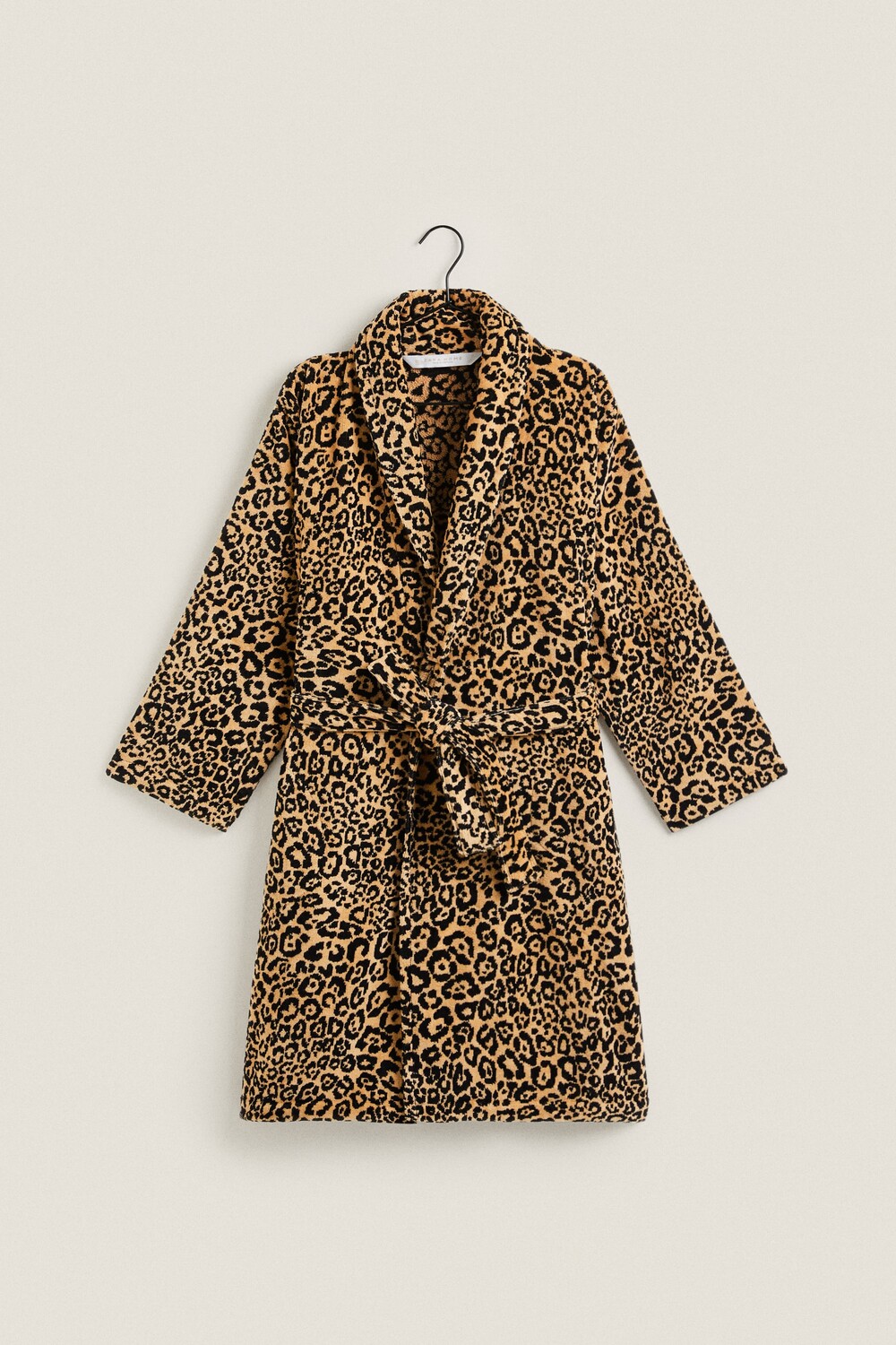 

Халат из жаккарда с леопардом Zara, леопард