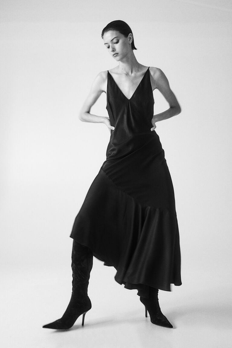 Платье-комбинация с асимметричным подолом H&M, черный