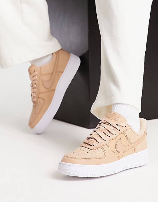 

Светло-коричневые кроссовки Nike AF1
