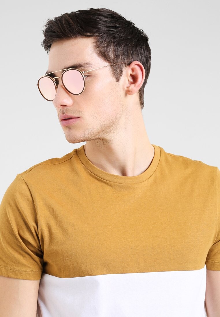

Солнцезащитные очки Ray-Ban