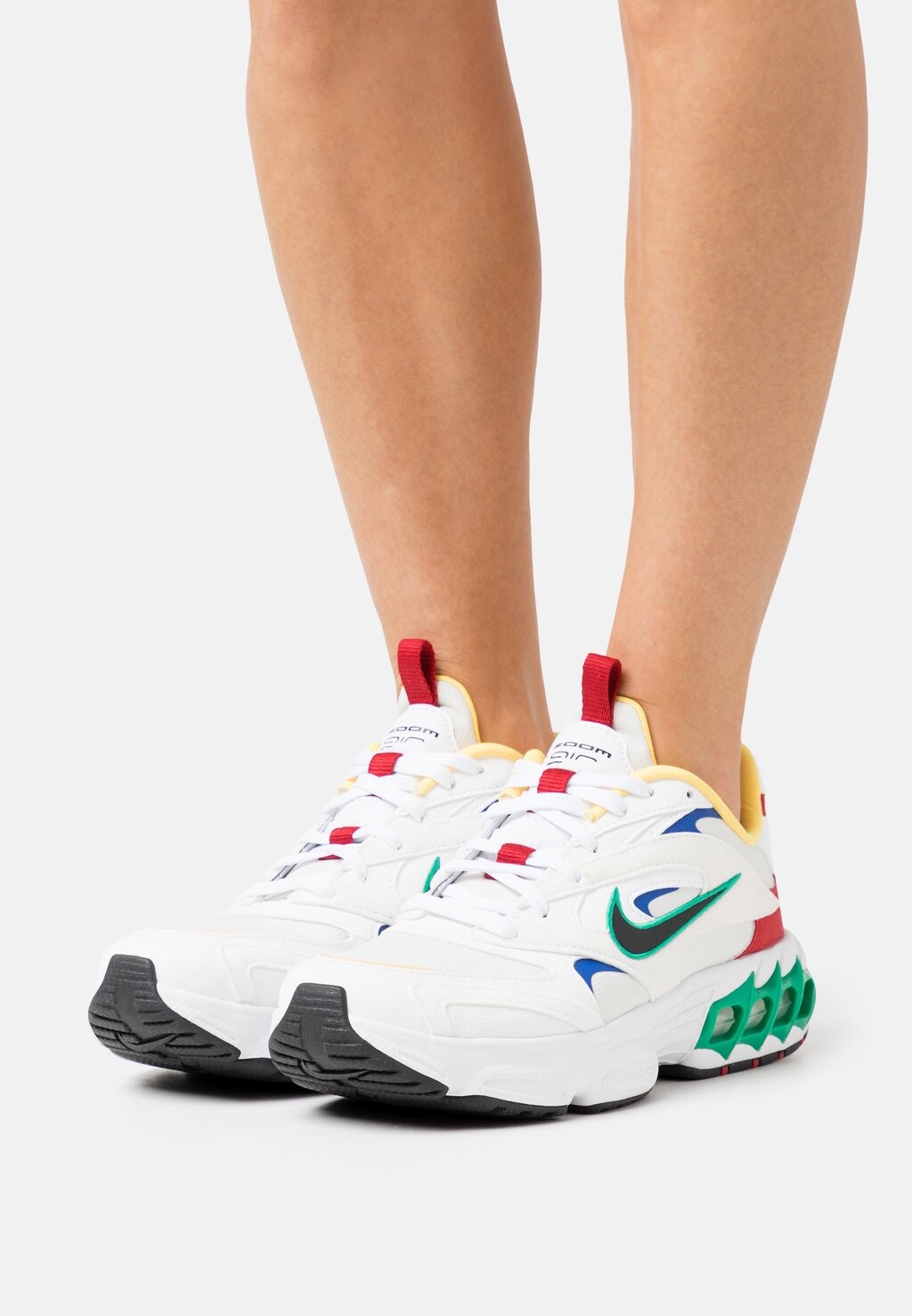 

Кроссовки Nike