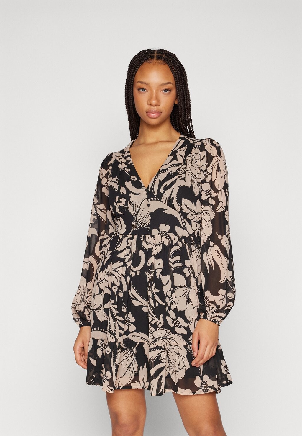 

Платье повседневное VMHOLLY DETAIL MINI DRESS Vero Moda, цвет black/white