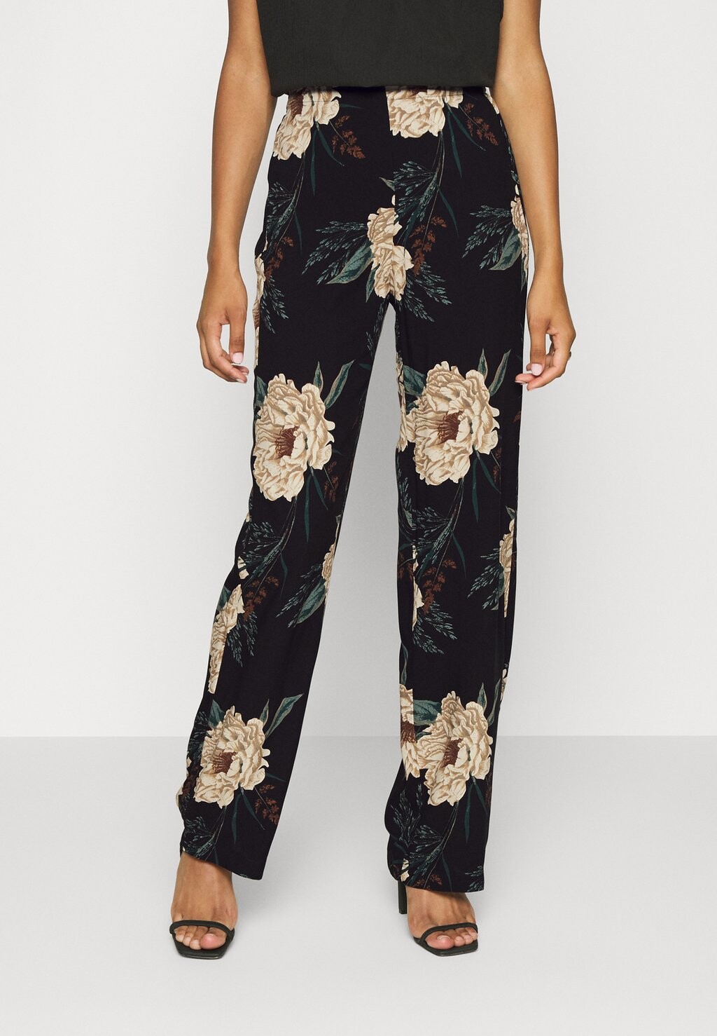 

Брюки Vero Moda, черный