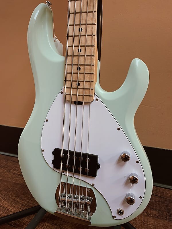 

Басс гитара Sterling StingRay Ray5 2010s - Mint Green