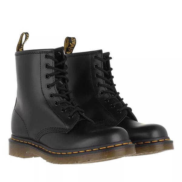 Ботинки 1460 smooth leather 8 eye boot Dr. Martens, черный 1460 wp 8 eye boot