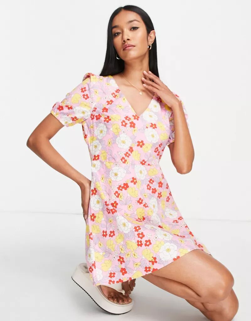 Платье мини с цветочным принтом и разрезом на спине Vero Moda