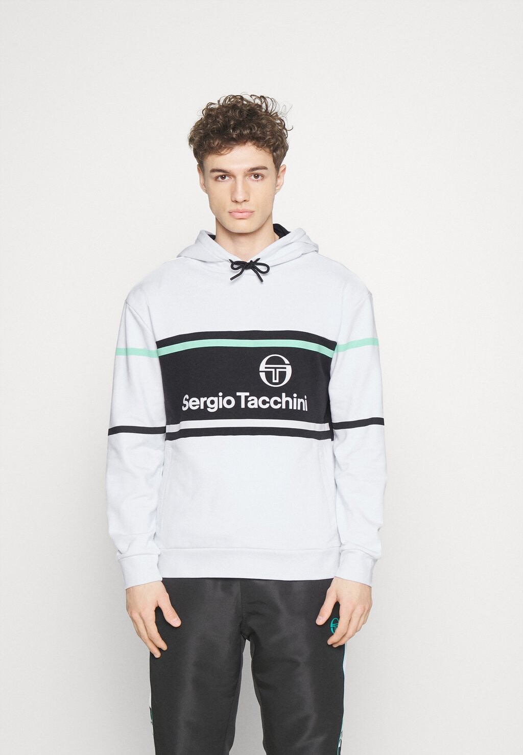 

Худи Sergio Tacchini