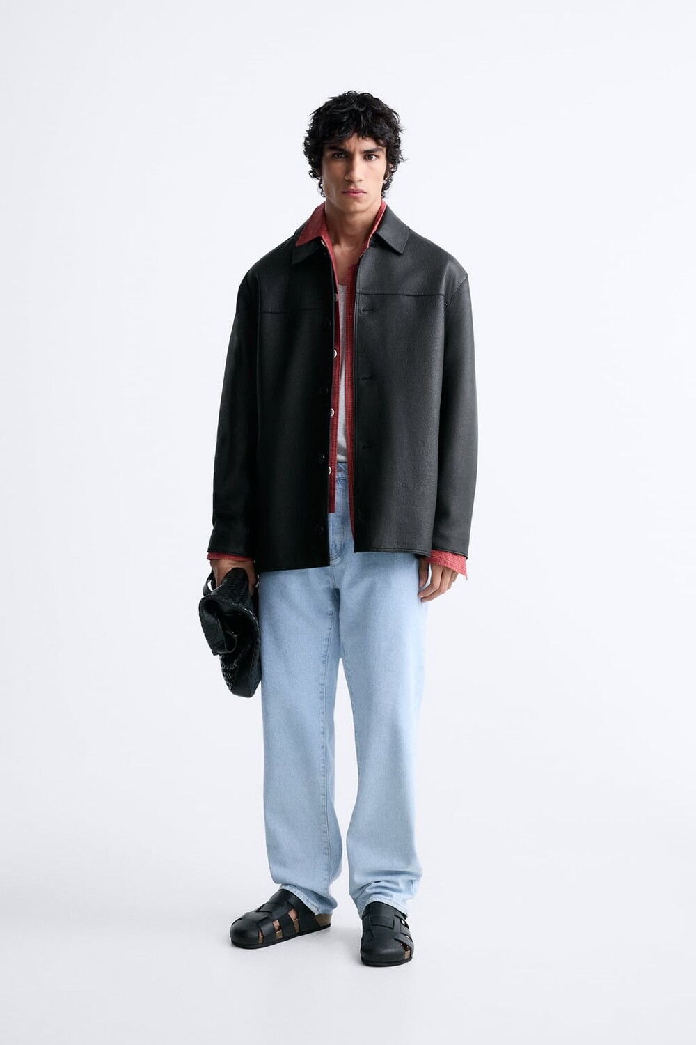 

Кожаный пиджак ZARA, черный