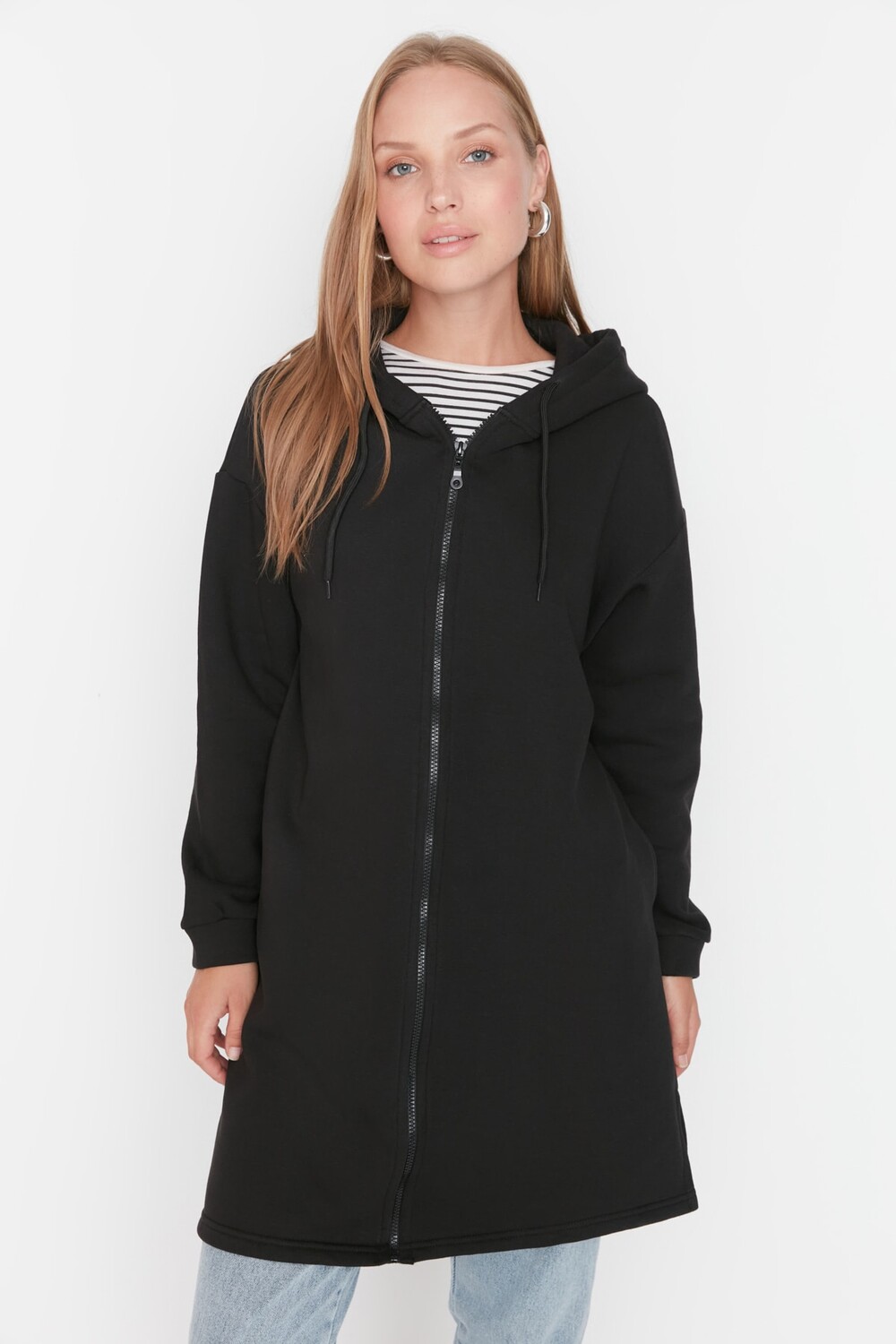 

Черный вязаный свитшот с капюшоном Trendyol Modest