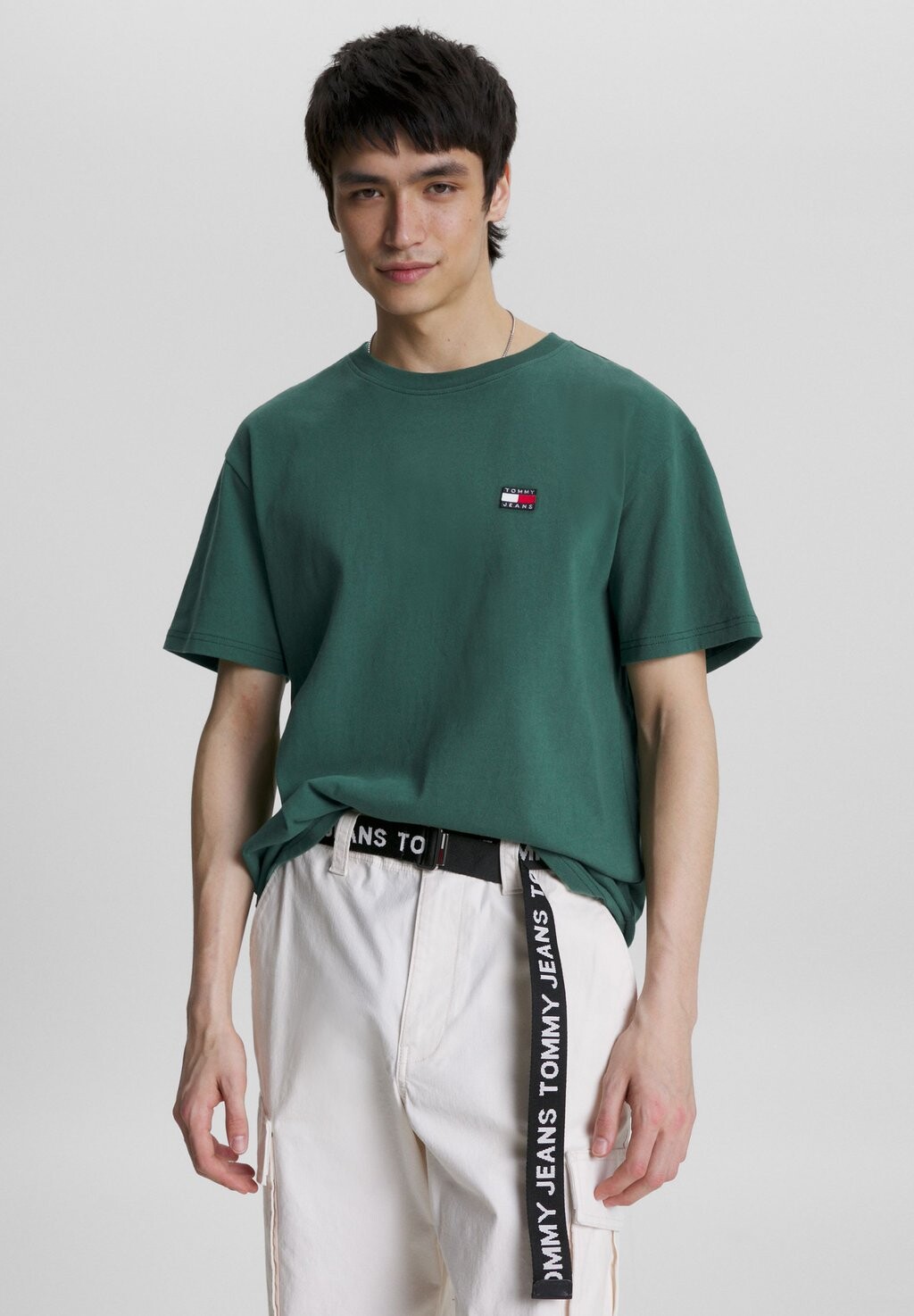 

Базовая футболка BADGE CLASSIC FIT Tommy Jeans, студенческий зеленый