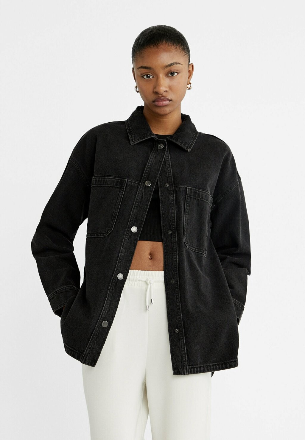 

Короткое пальто Stradivarius, цвет moon washed