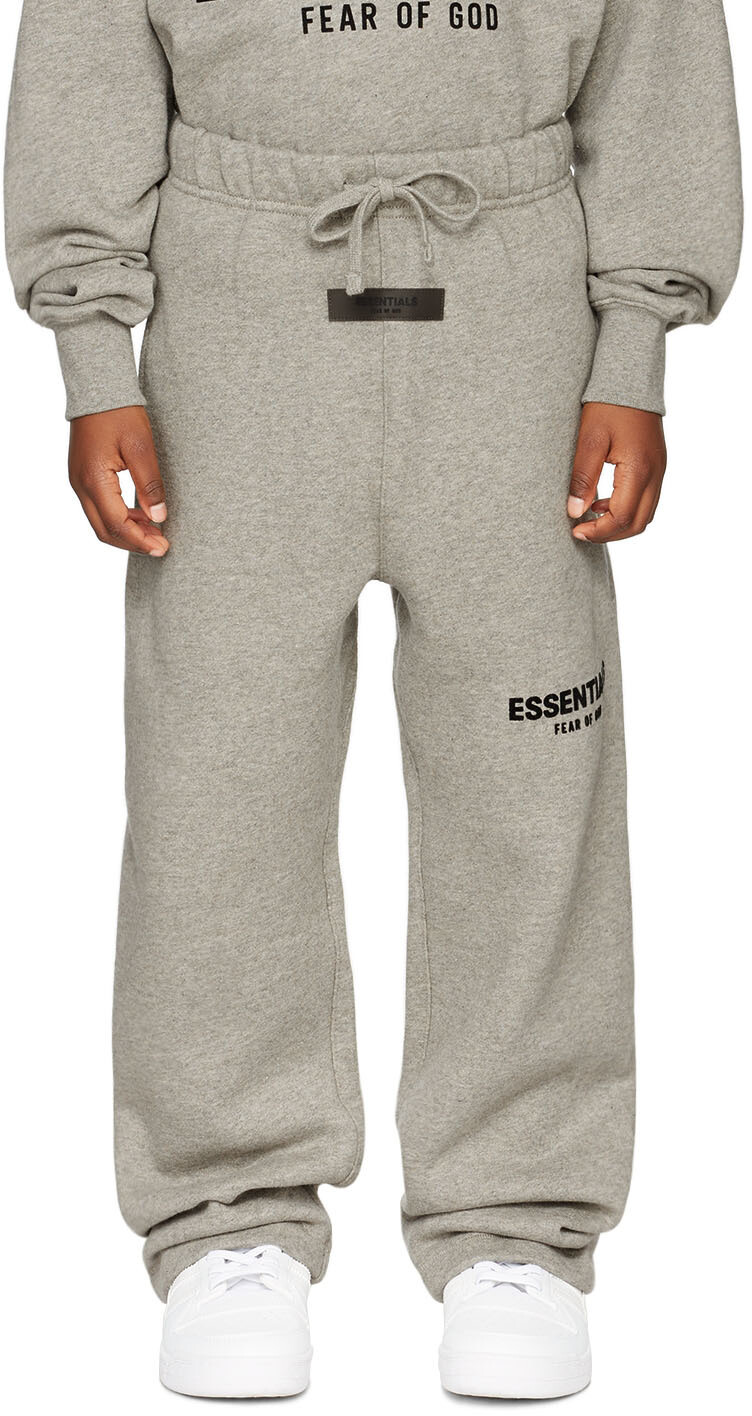 

Детские серые брюки для отдыха с логотипом Fear of God ESSENTIALS