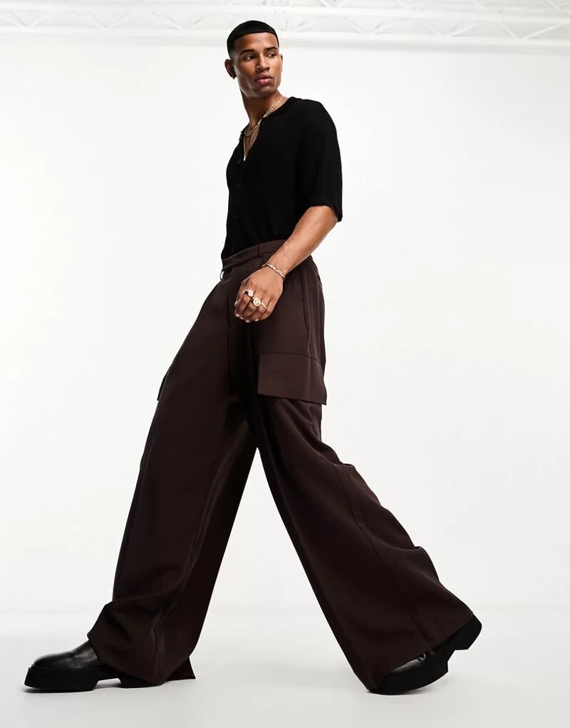 Коричневые костюмные брюки супер-оверсайз с карманами-карго ASOS