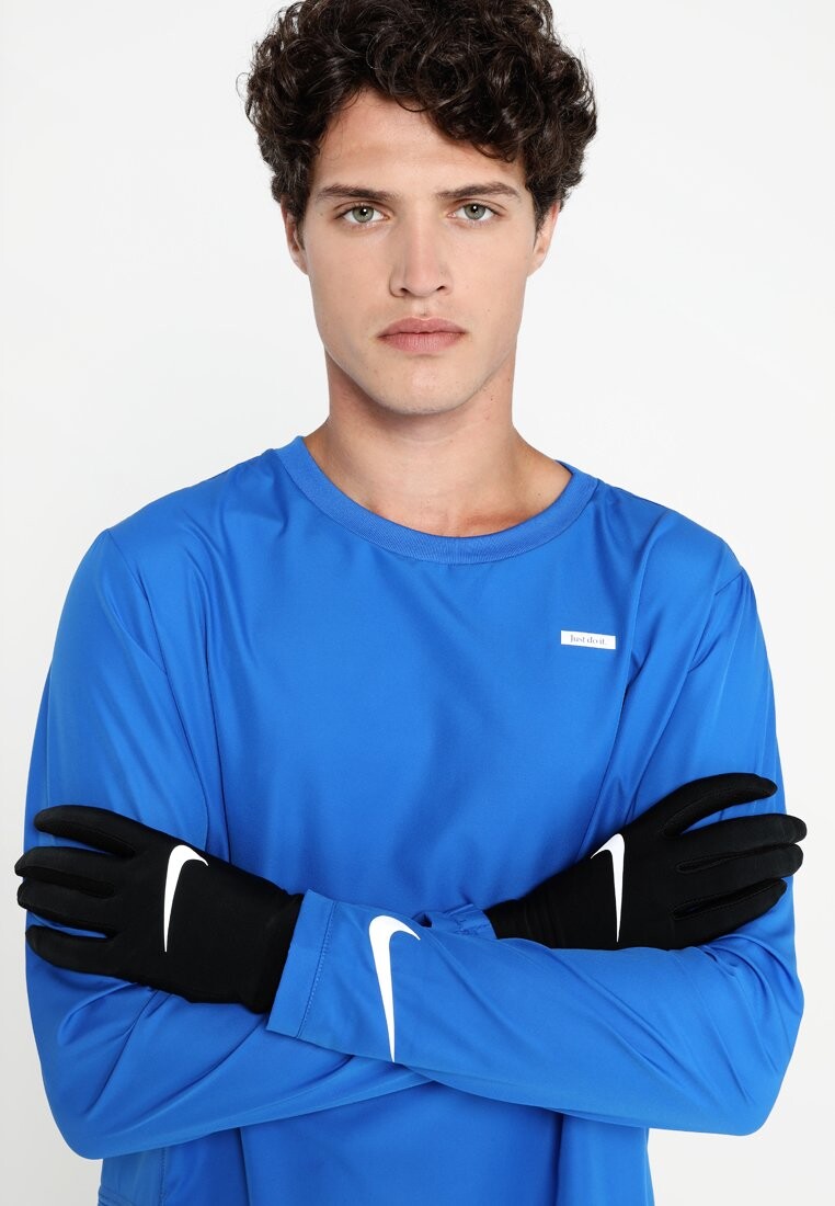 

Перчатки Nike