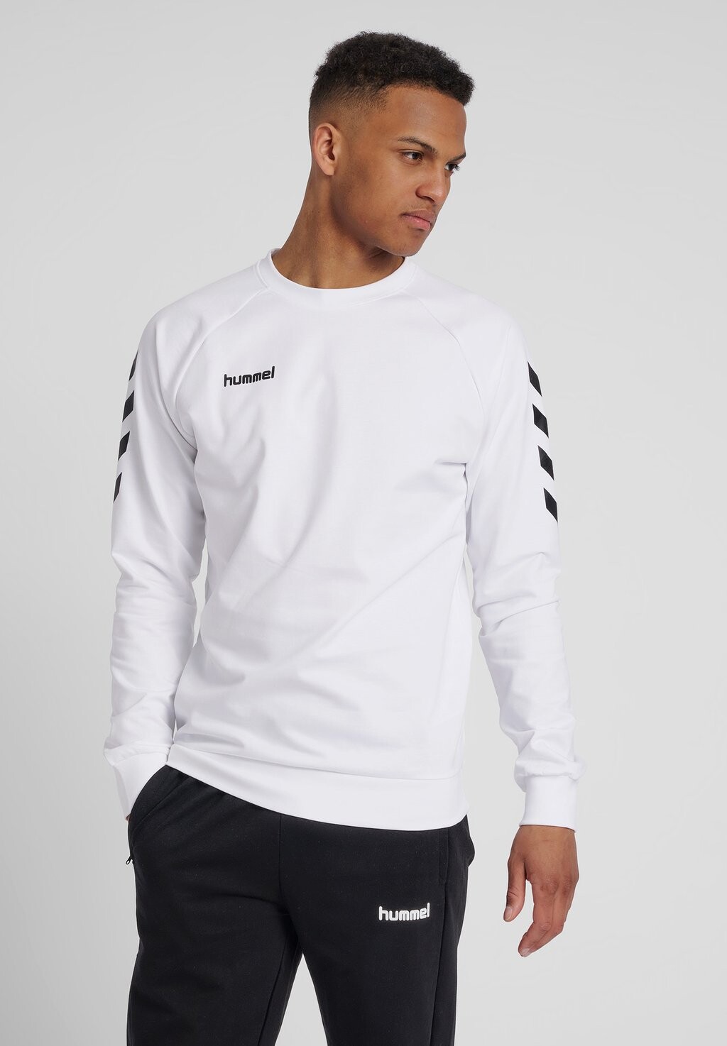 

Толстовка с капюшоном Hummel, белый