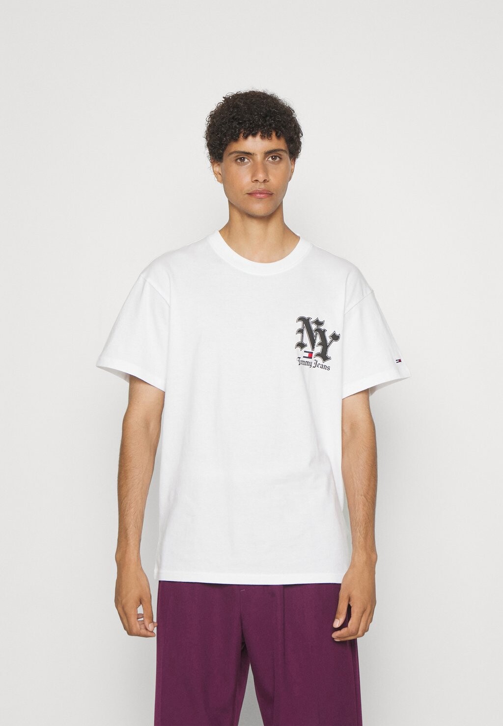 

Футболка Tommy Jeans, белый