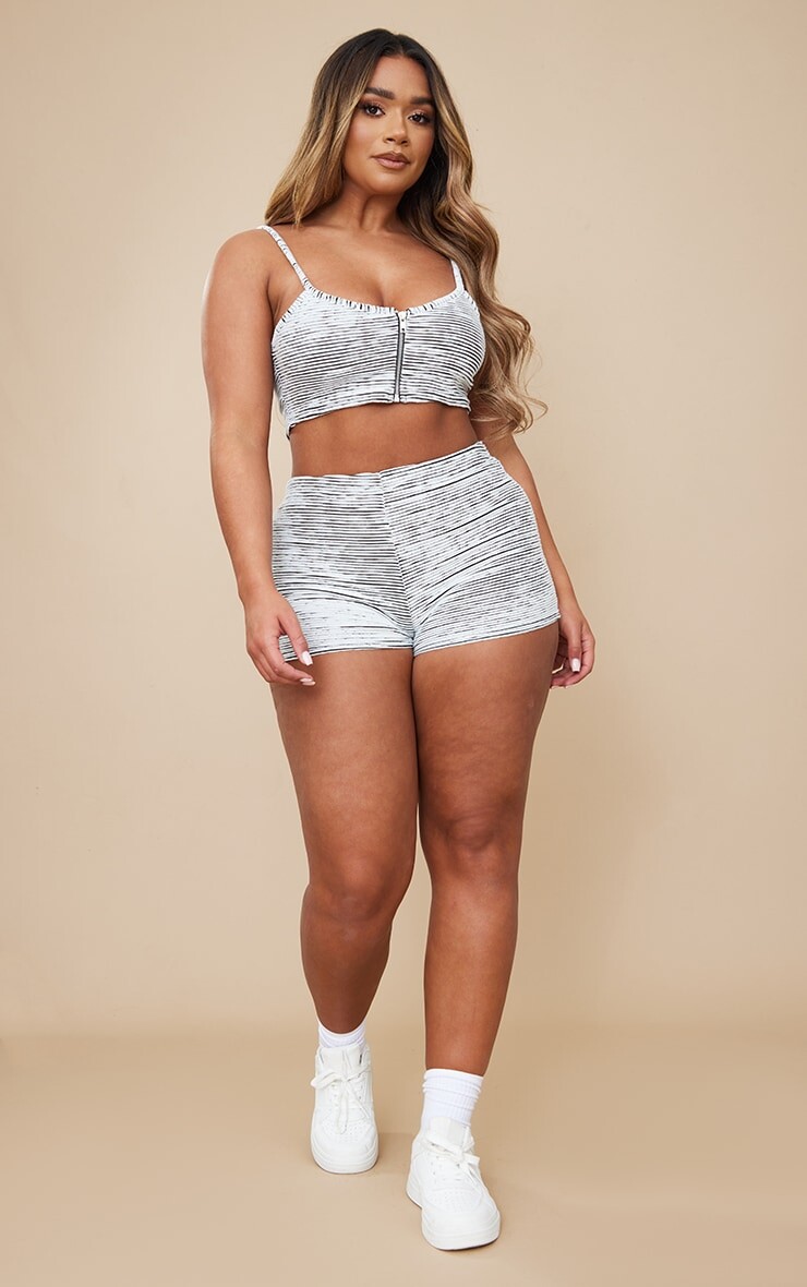 

PrettyLittleThing Черные шорты в рубчик с контрастной талией и высокой талией