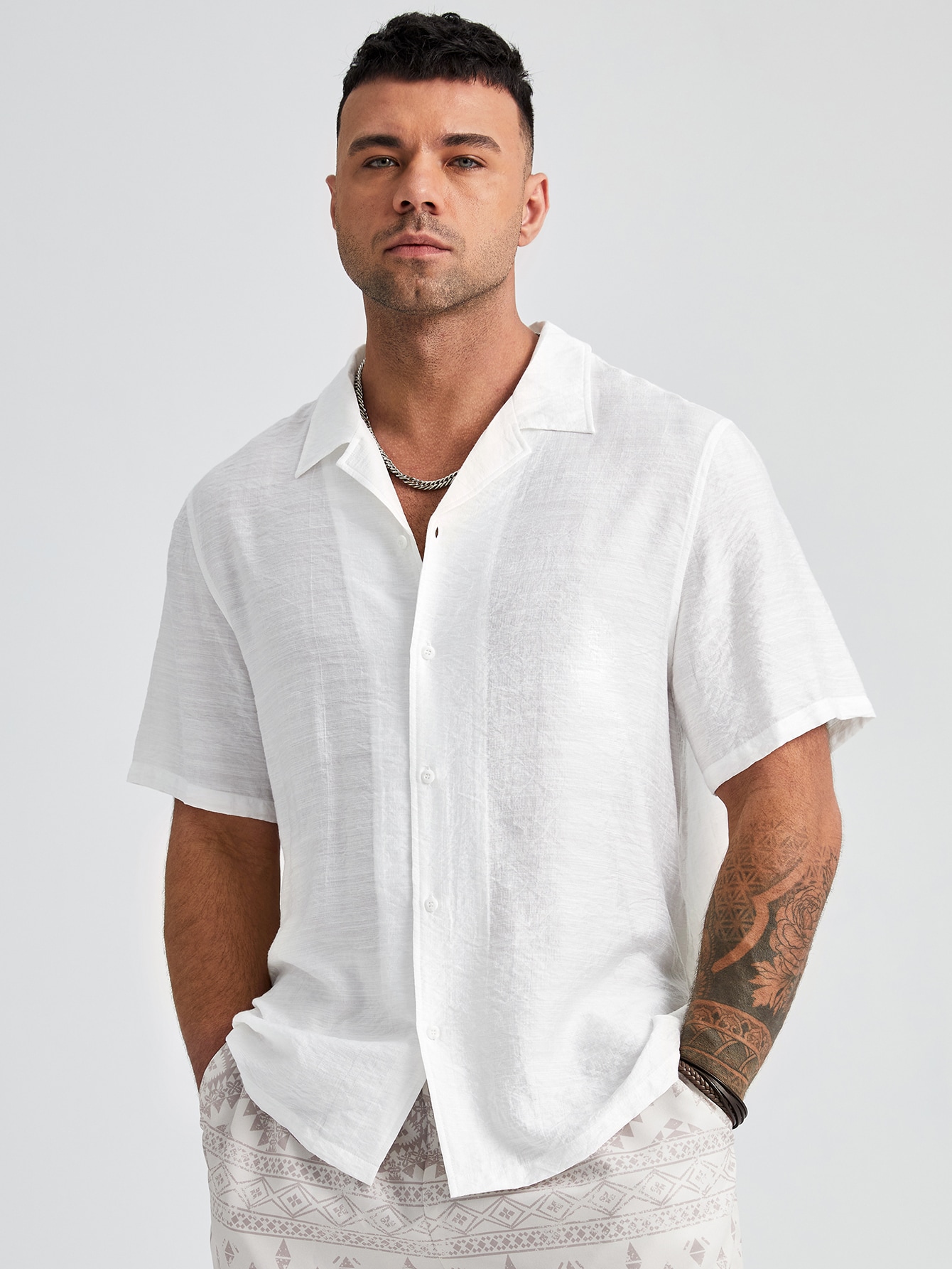 Manfinity Homme Мужская однотонная тканая рубашка больших размеров с коротким рукавом больших размеров, белый