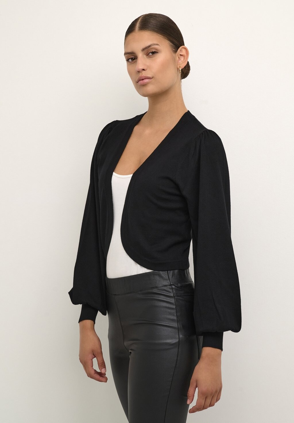 

Кардиган ASTRID BOLERO PUFF SLEEVE Kaffe, глубокий черный