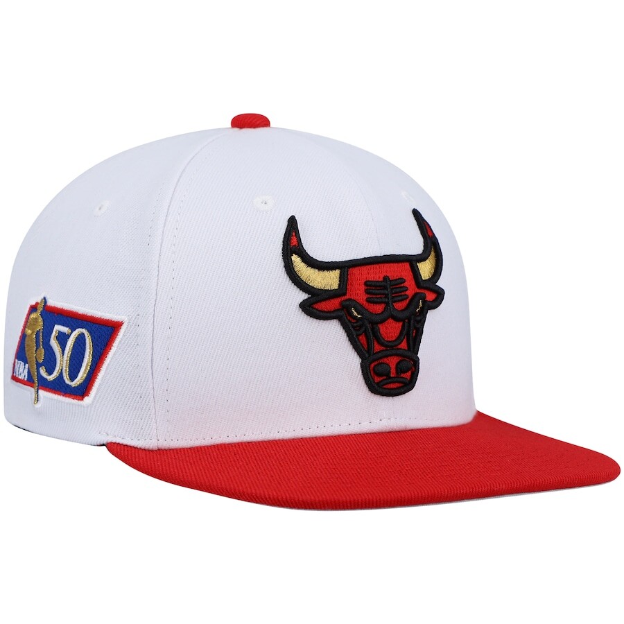 

Бейсболка Mitchell & Ness Chicago Bulls, белый