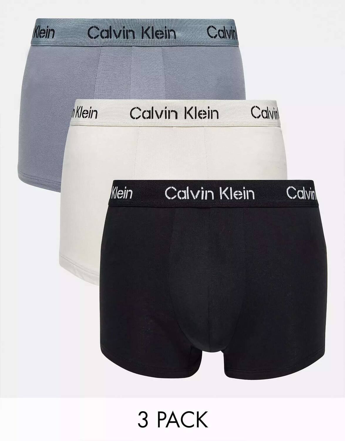 

Три пары плавок Calvin Klein черного, серого и кремово-белого цвета