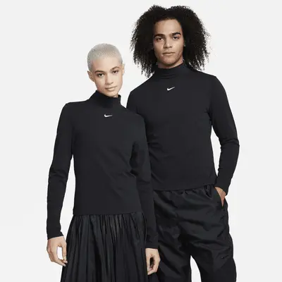 

Футболка Nike Sportswear Collection Essentials, черный/белый