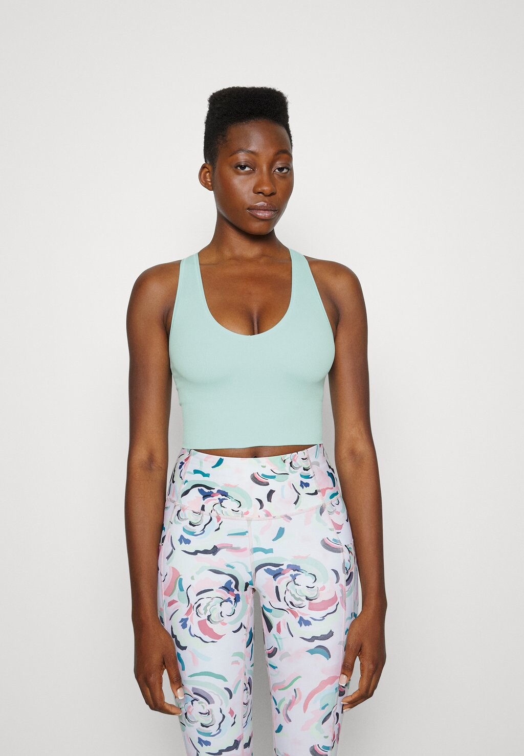 

Топ Athleta