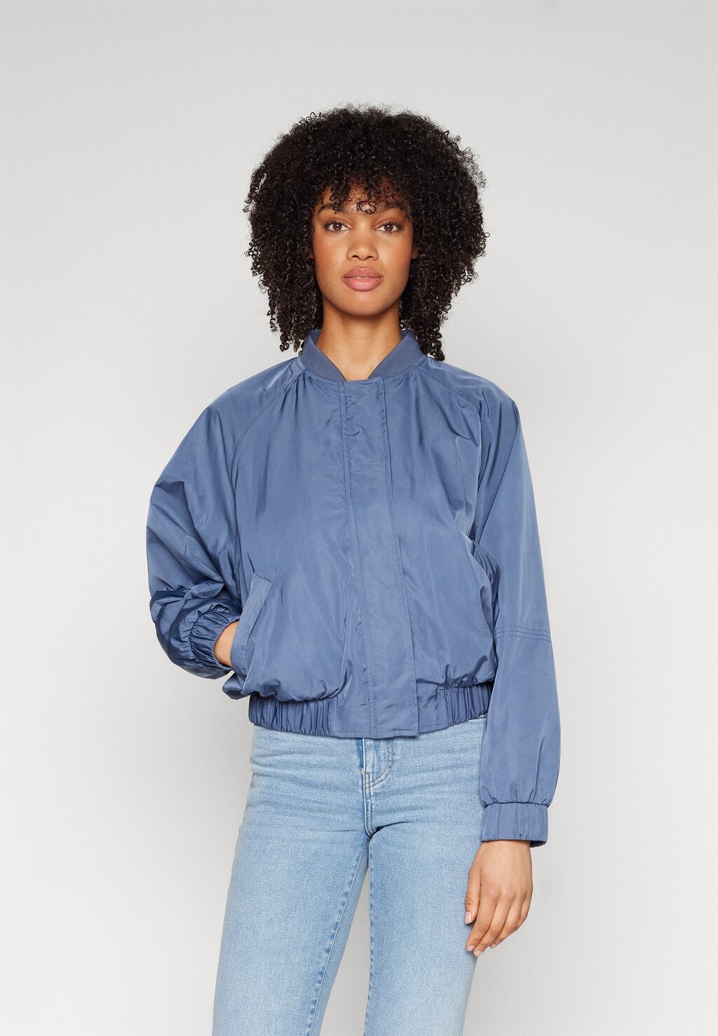 

Куртка-бомбер ONLMINNA OVERSIZE JACKET ONLY, цвет vintage indigo detail/blissful blue