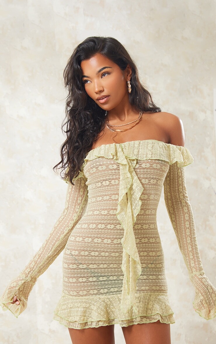 

PrettyLittleThing Прозрачное кружевное облегающее платье цвета хаки с драпировкой и оборками