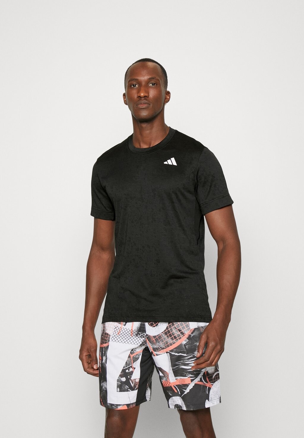 

Спортивная футболка Adidas, черный