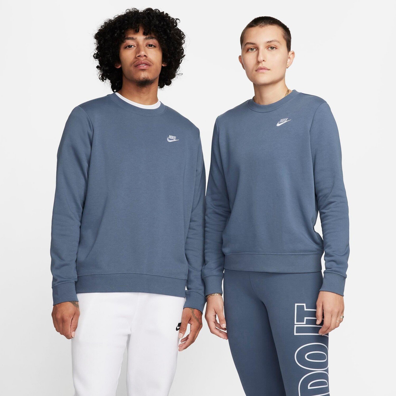 

Женский флисовый свитшот с круглым вырезом Nike Sportswear Club, синий