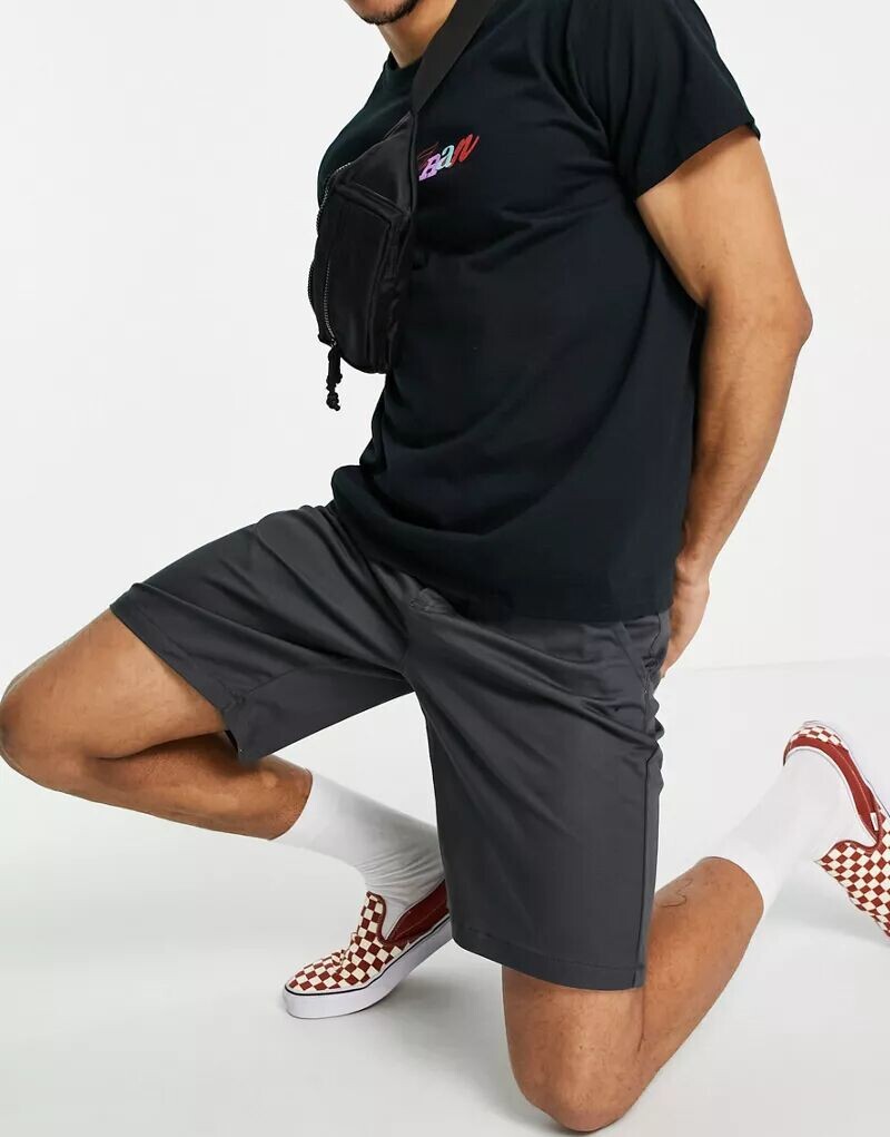 

Темно-серые эластичные шорты Vans Authentic