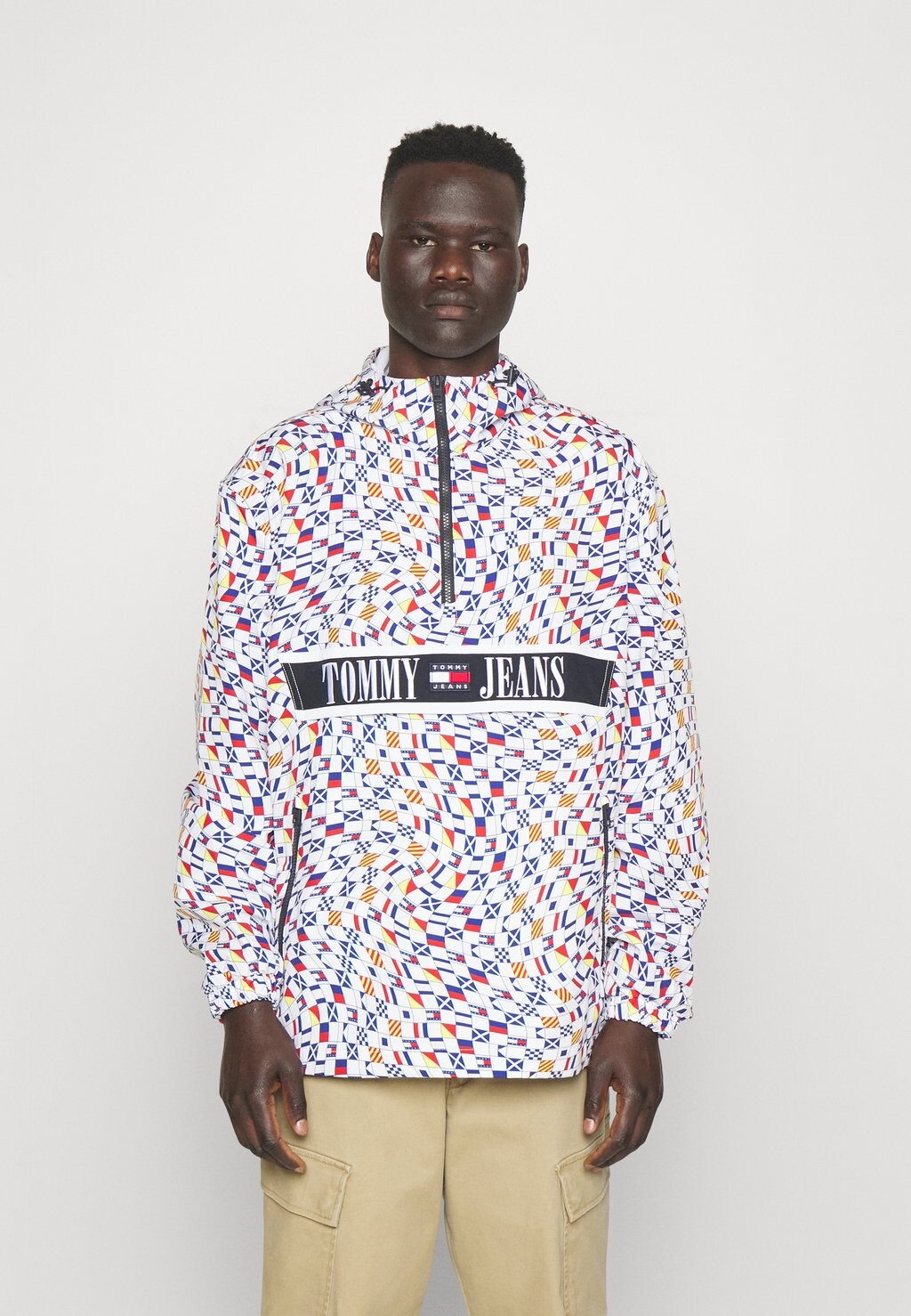 

Ветровка Tommy Jeans