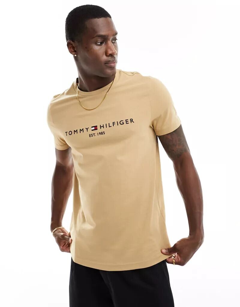 

Бежевая футболка с логотипом Tommy Hilfiger