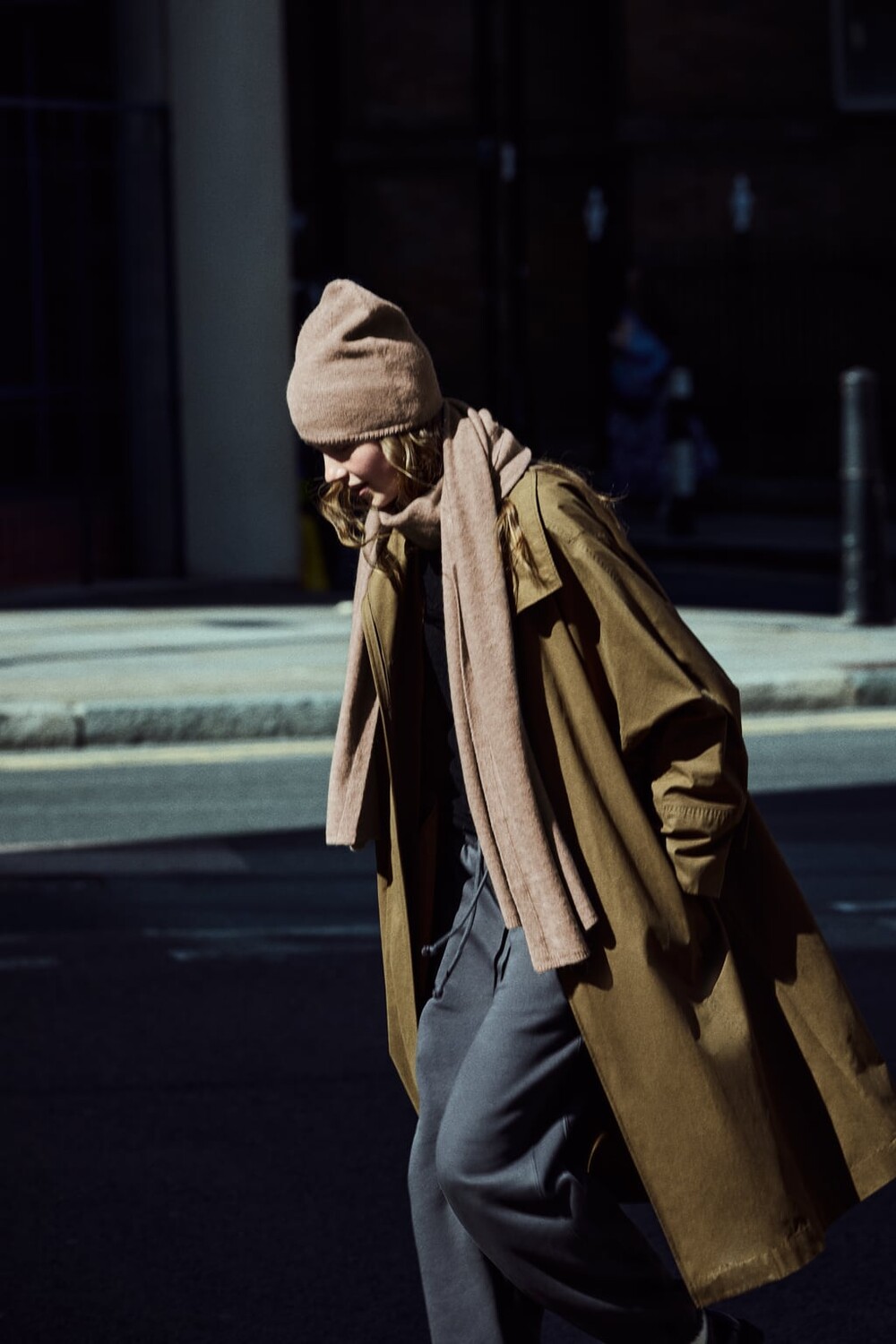 

Короткие вязаные варежки ZARA, кэмел