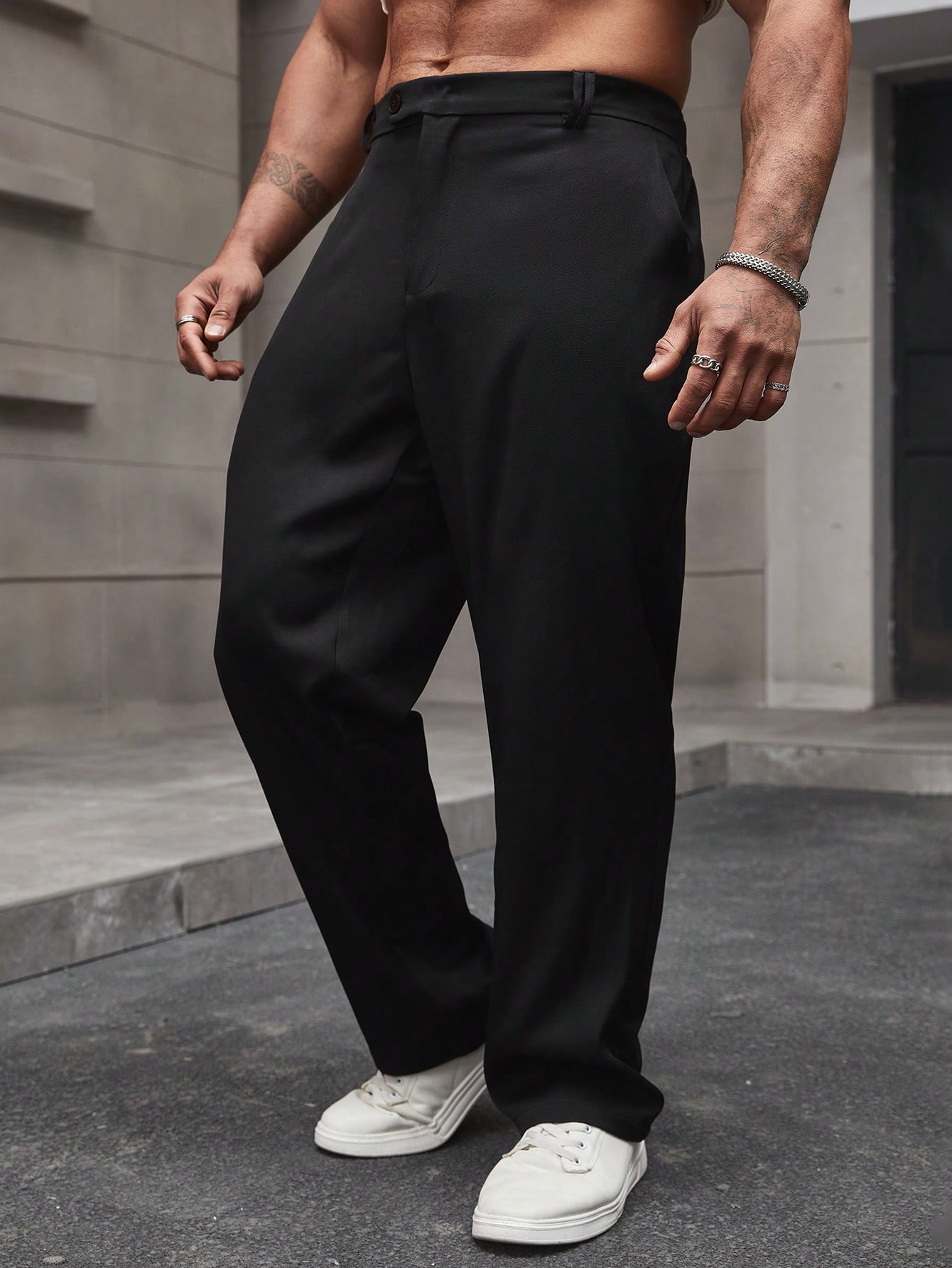 цена Мужские однотонные классические брюки Manfinity Mode больших размеров с косыми карманами, черный