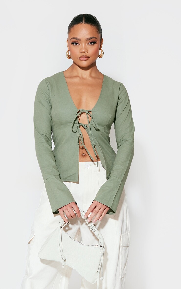 

PrettyLittleThing Рубашка цвета хаки со льняной отделкой и оборками