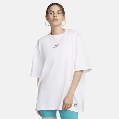 

Футболка Nike Sportswear, цвет White/Neutral Olive