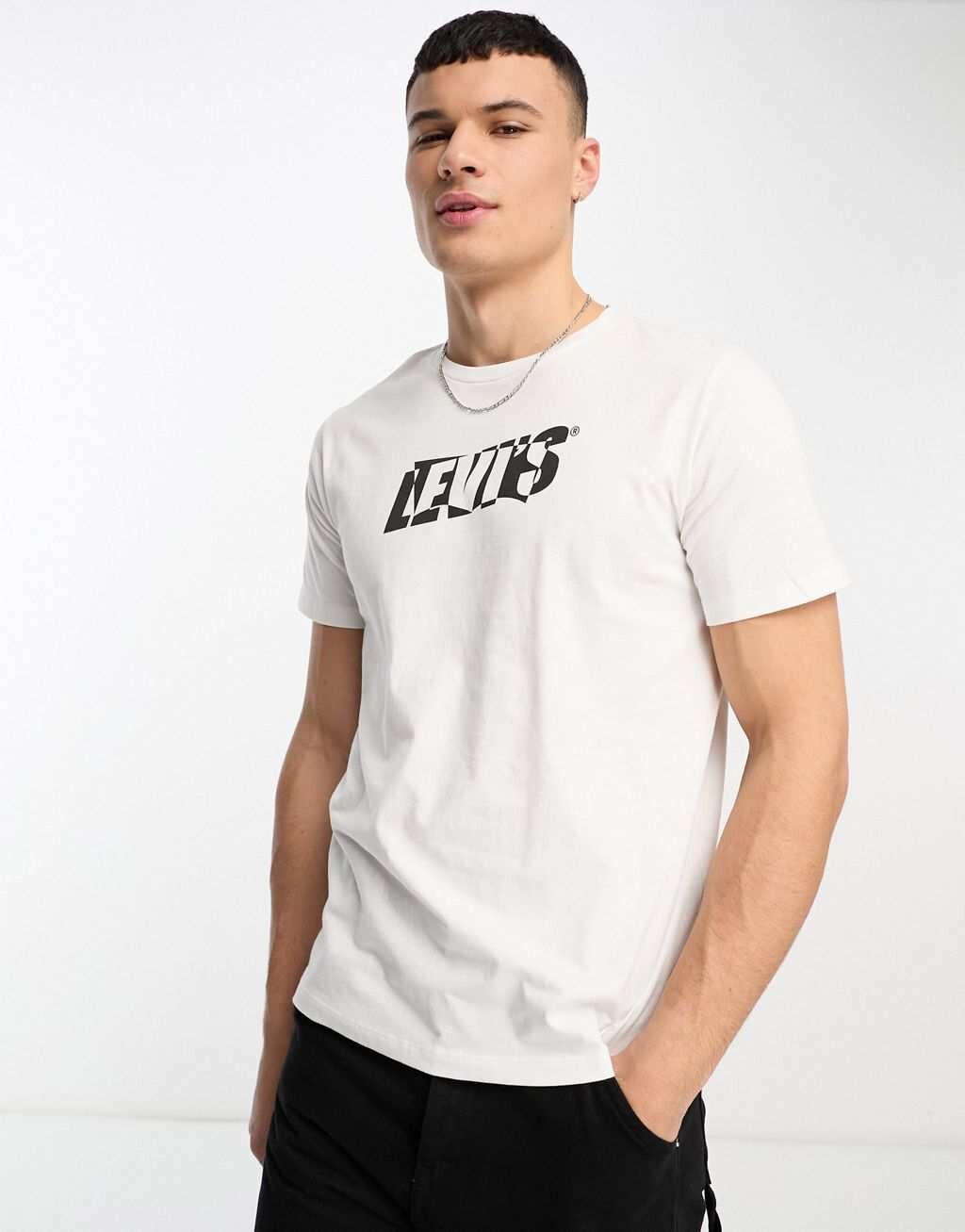 

Эксклюзивная белая футболка Levi's для ASOS с ретро-логотипом в центре., Белый