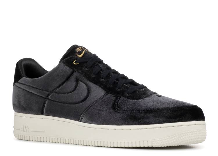 Nike AIR FORCE 1 LOW 07 PREMIUM BLACK VELOUR