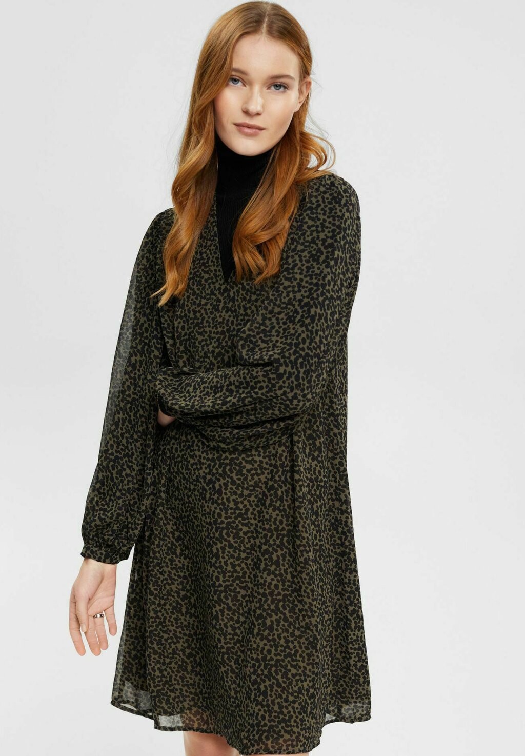 

Повседневное платье Esprit