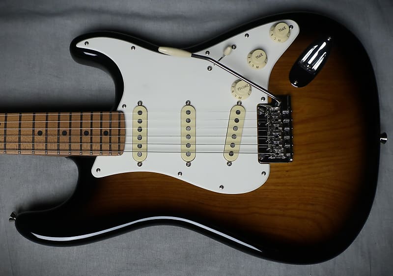 Электрогитара Fender Dealer Exclusive American Professional II Stratocaster 2023 2-Color Sunburst каталог дилеров
