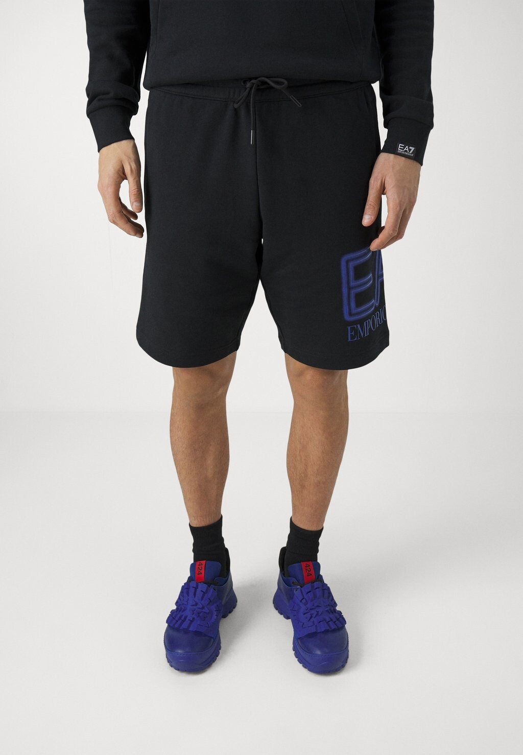 

Спортивные брюки Bermuda EA7 Emporio Armani, черный