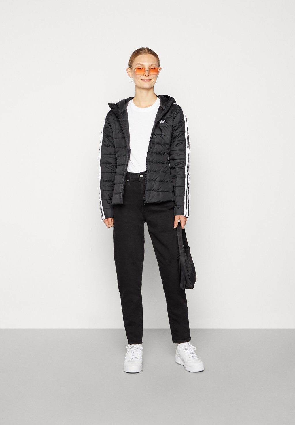 

Легкая куртка adidas Originals, черный