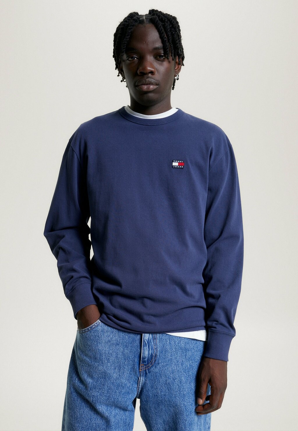 

Футболка с длинным рукавом BADGE CLASSIC FIT Tommy Jeans, темно-синий