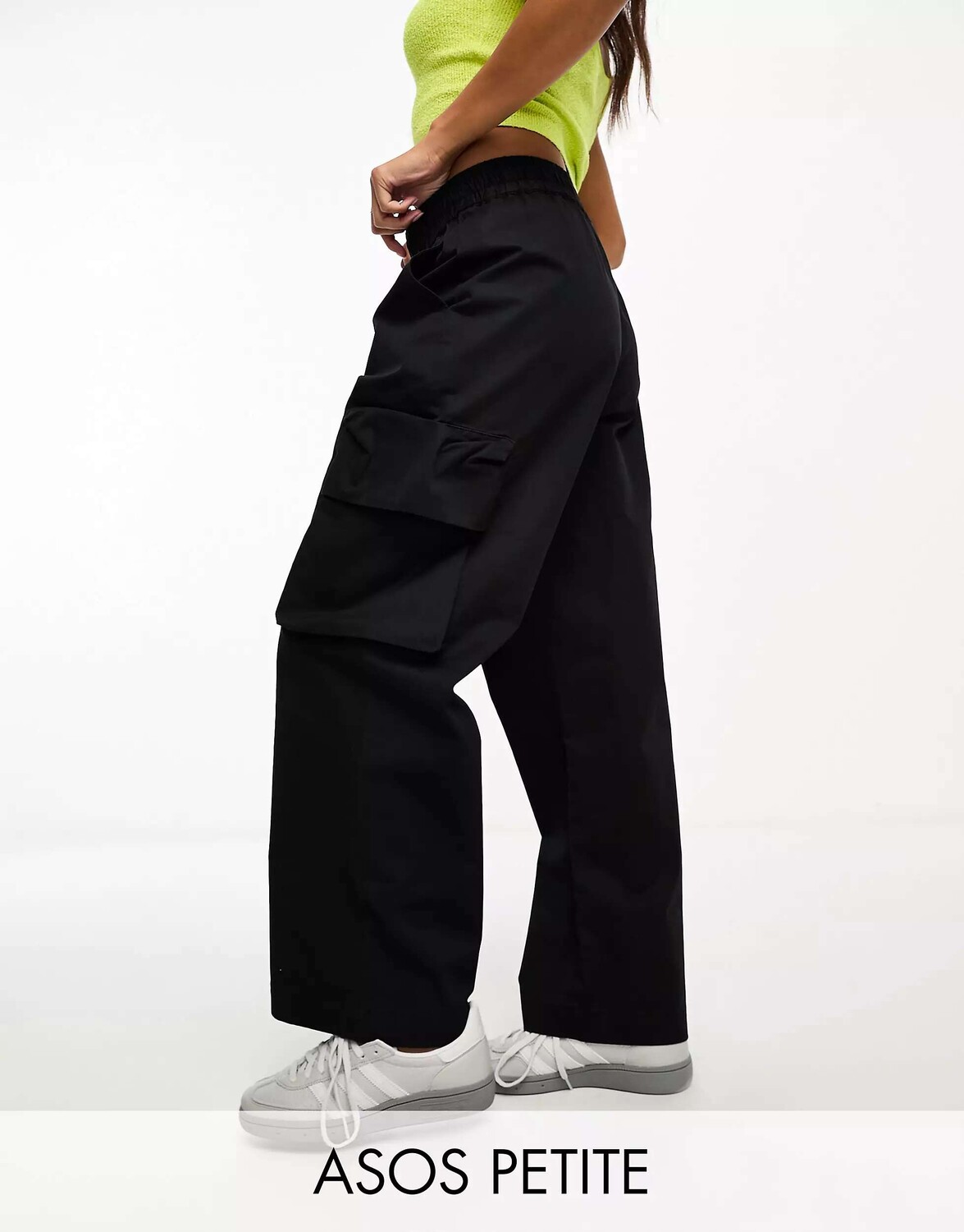 

Черные брюки без застежки с карманами ASOS Petite, Черный